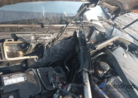 2017 Mercedes-Benz C 300 4Matic z USA, uszkodzony, nr VIN 55SWF4KB8HU207567